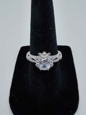 GRA Certified 0.5ct Round Cut Moissanite Crown Ring, D Color, 5.0mm